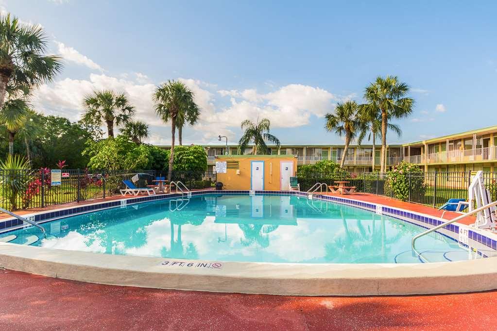 Red Roof Inn Vero Beach - I-95 Facilities photo